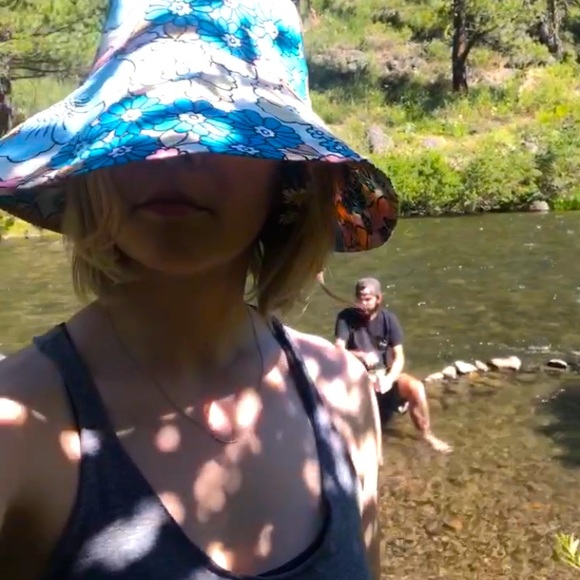 Meet your Posher, Danielle - Picture 1 of 1